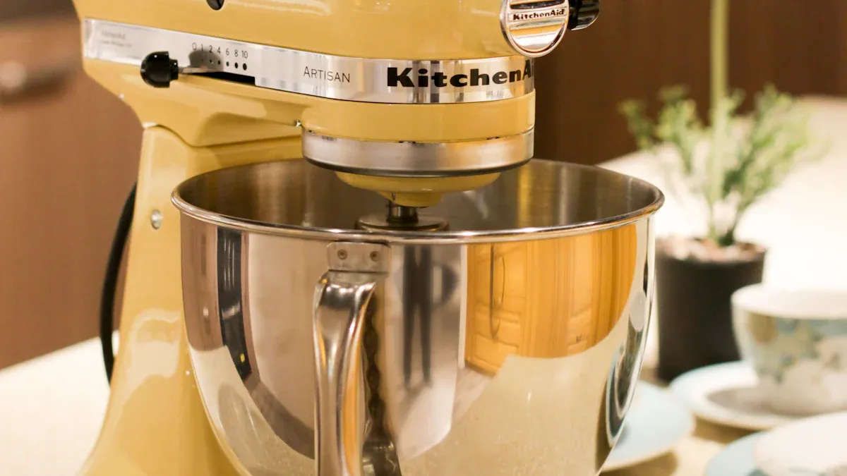 Stand Mixer vs. Hand Mixer: Key Differences